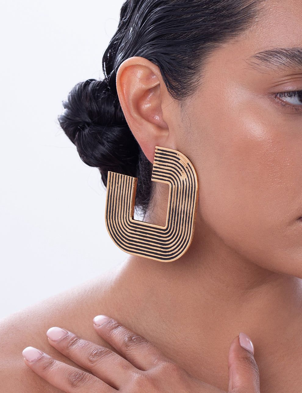 Ethnic Andaz chunky open oval studs - Image 2