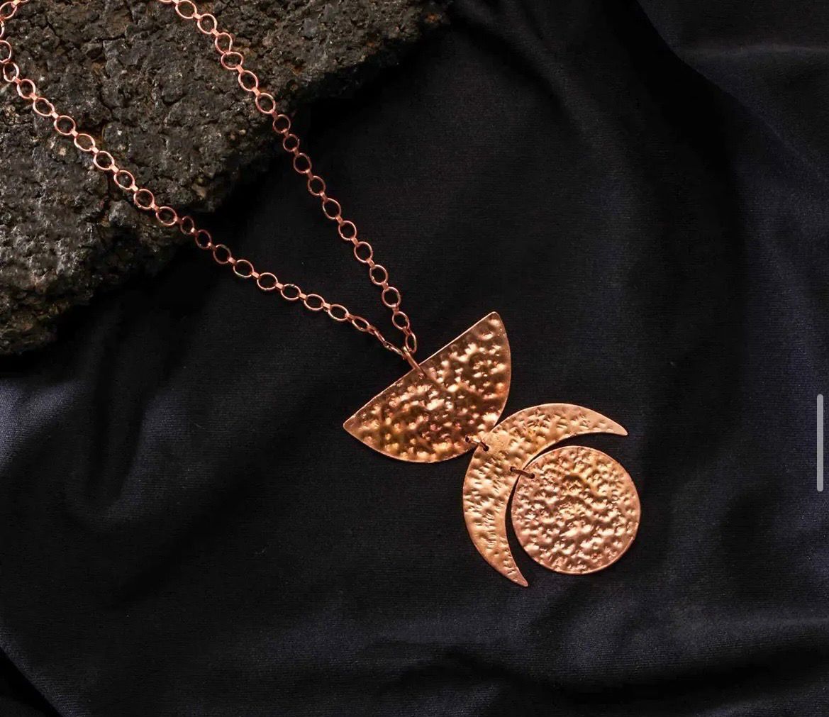 Mudleaf hammered cresent moon necklace